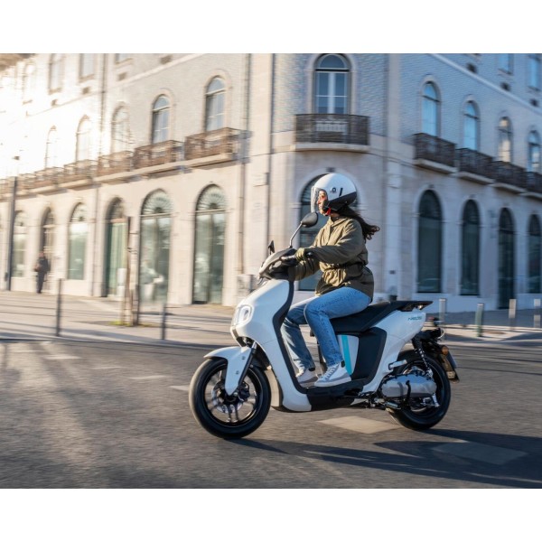 Yamaha Neo's Electric (2023/24)