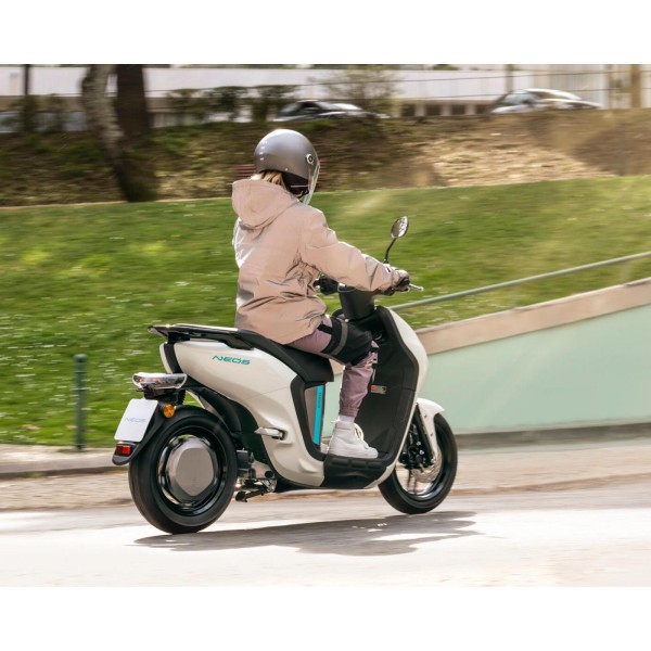 Yamaha Neo's Electric (2023/24)