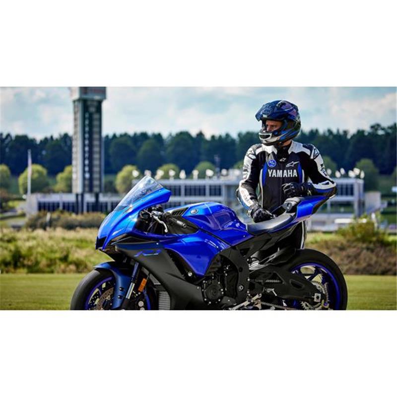 Yamaha YZF-R1 (2022)