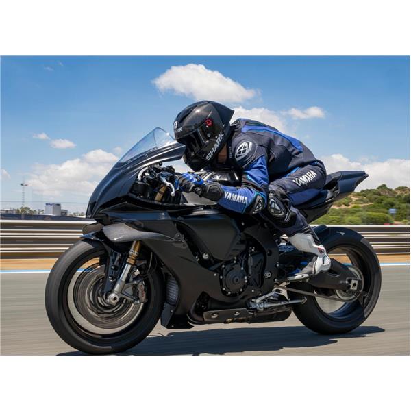 Yamaha YZF-R1 RACE (2025)