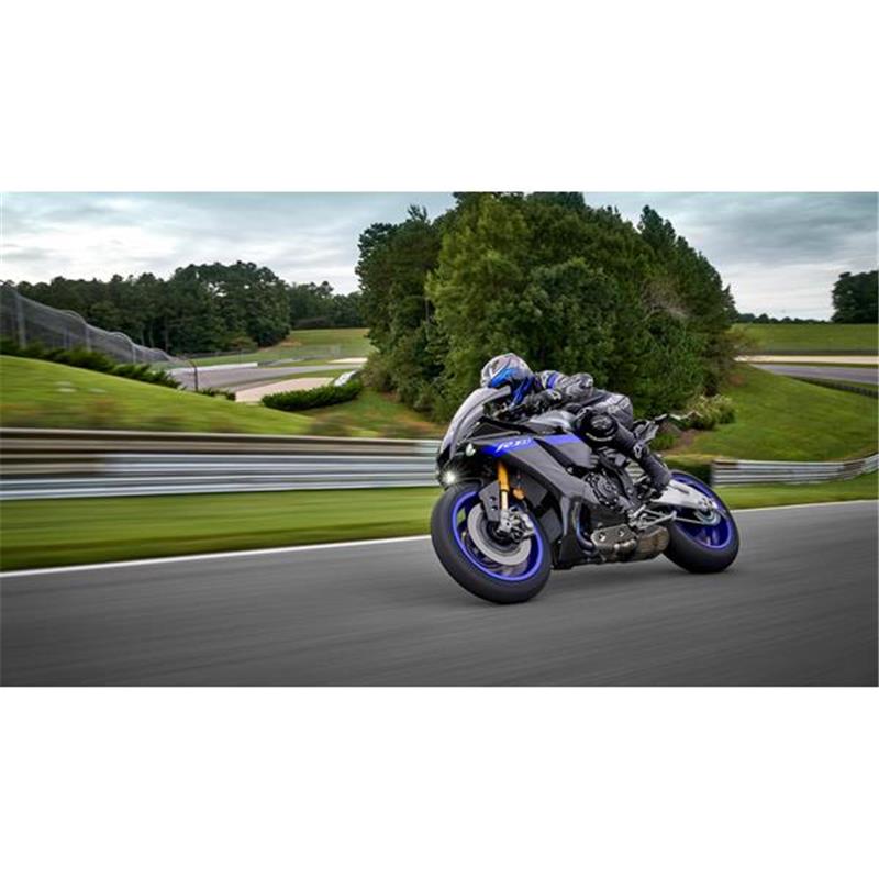 Yamaha YZF-R1M (2022)