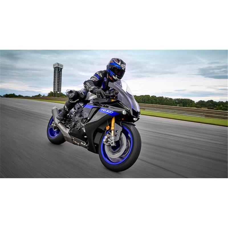 Yamaha YZF-R1M (2022)