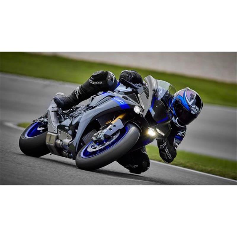 Yamaha YZF-R1M (2022)