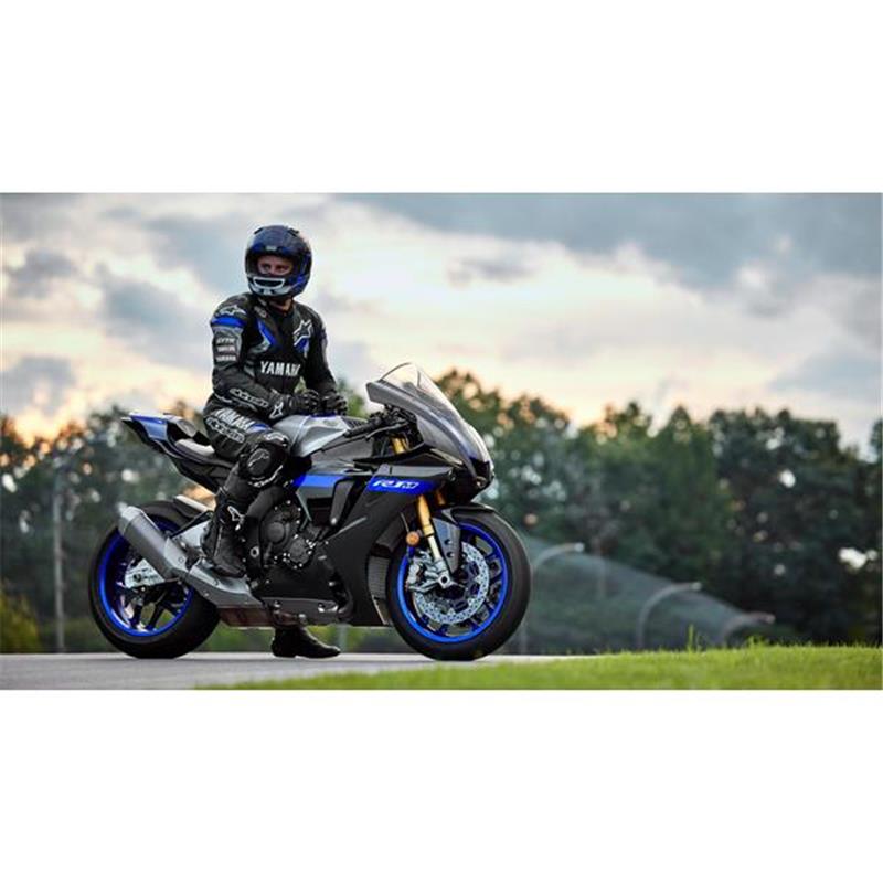 Yamaha YZF-R1M (2022)