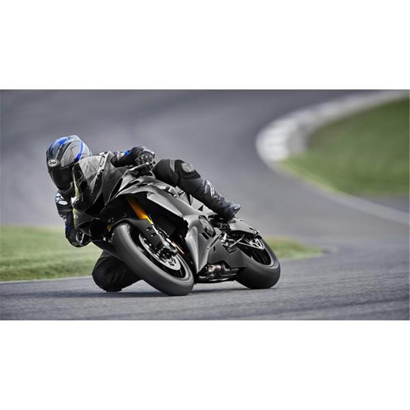Yamaha YZF-R6 RACE (2022)