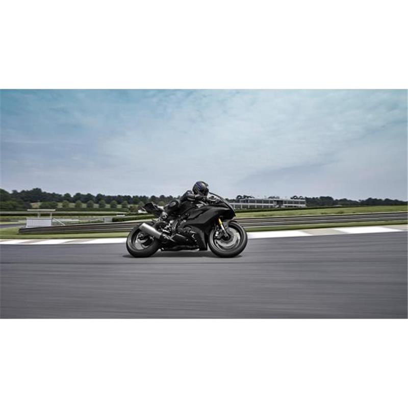 Yamaha YZF-R6 RACE (2022)