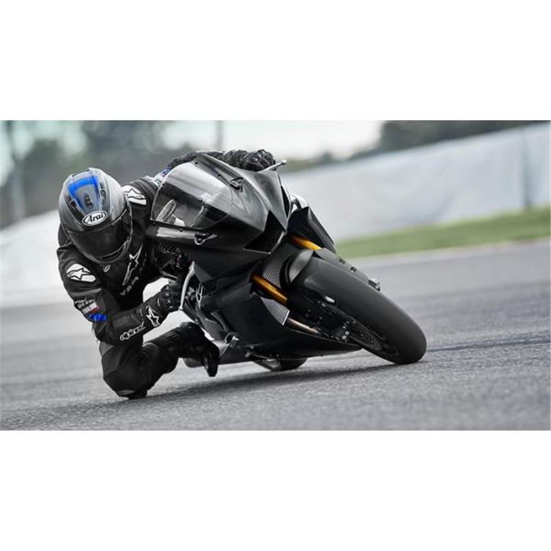 Yamaha YZF-R6 RACE (2022)