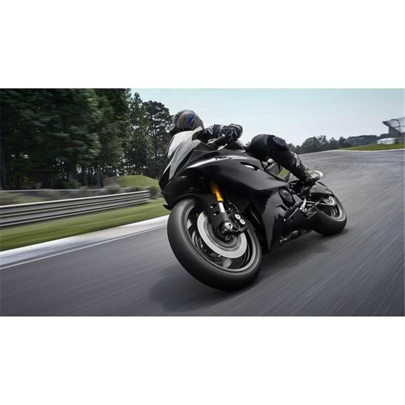 Yamaha YZF-R6 RACE (2022)