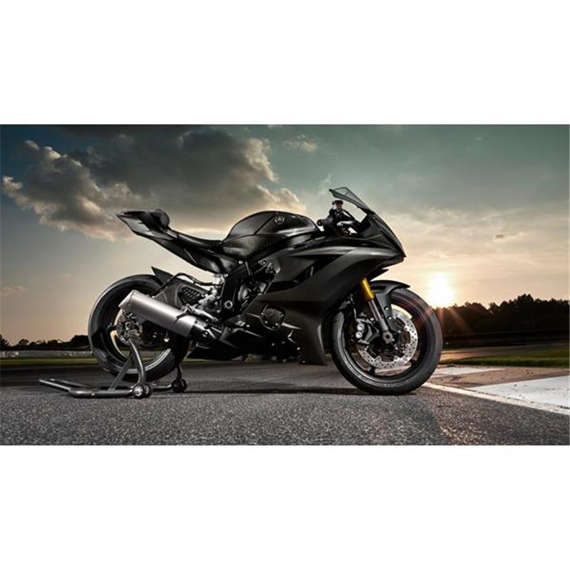 Yamaha YZF-R6 RACE (2022)